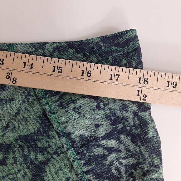 Patagonia Womens Wayfarer Board Shorts 5” Blue Floral Womens M/L Athletic Hiking - Picture 6 of 8